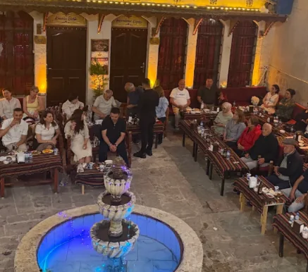 Şanlıurfa Sıra Gecesi – Avluda konuklar