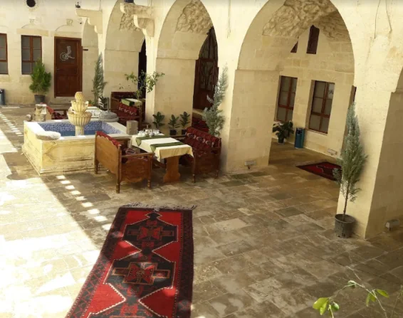 Şanlıurfa otel konaklama – Tarihi avlu